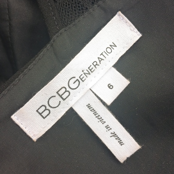 BCBGENERATION LADIES BLACK SLEEVELESS V NECK MINI SKIRT W/ LACED TRIM (VIETNAM) - Picture 16 of 17